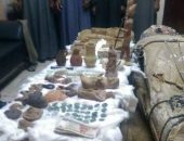 الداخلية : ضبط 120 قطعة أثرية بحوزة مهربين فى بنى سويف