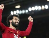 قال كلوب فى تصريحات صحفية:”محمد صلاح بخير وأعتقد أنه جاهز لخوض مباراة أستون فيلا”.  أضاف مدرب الريدز حديثه قائلا:”صلاح أدى تدريبات فردية من أجل التخلص من الإصابة التى تعرض لها خلال لقاء توتنهام، وقام بالتدرب معنا يوم الجمعة”.  وكان الفرعون المصرى، قد غاب عن مواجهة أرسنال الأخيرة، يوم الأربعاء الماضى، فى دور الـ16 من كأس الرابطة الإنجليزية.  ويتصدر ليفربول جدول ترتيب الدوري الإنجليزي هذا الموسم، برصيد 28 نقطة، بفارق 6 نقاط عن مانشستر سيتي الوصيف برصيد 22 نقطة.