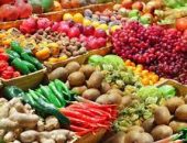 انخفاض أسعار الطماطم وارتفاع بعض الخضروات الأخري و الفاكهه بالاسواق