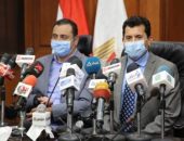 وزير الرياضة: أكبر علامة سلام فوق سطح الماء بمثابة رسالة محبة واعتزاز  للعالم