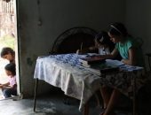 ظاهرة كورونا جعلت الصبية تتحول إلى معلمة بين عشية وضحاها.