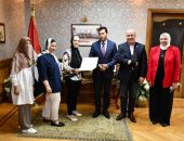 بائعة التين الشوكي كل الشكر لمعالى وزير الشباب والرياضة